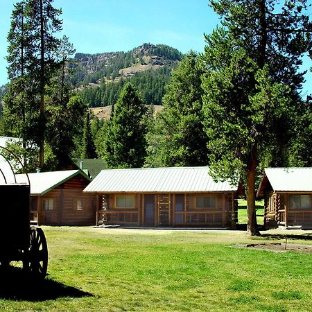 Pahaska Tepee Resort Cody Bagian luar foto